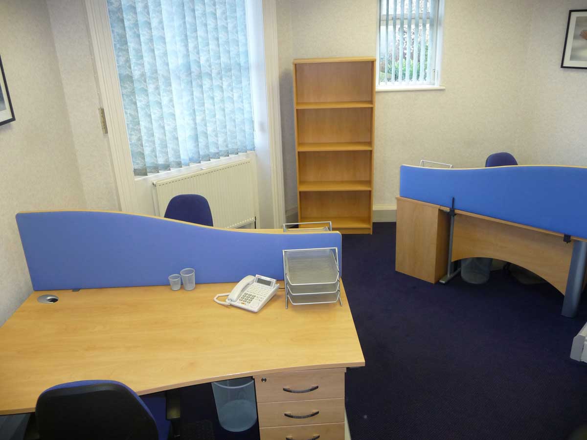 Leigh House Leeds - F16 Side Office Leigh House Leeds - Office F16